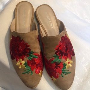 Kenneth Cole New York Roxanne 3 Mule